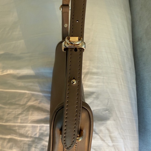 Tan Shoulder Bag - Picture 4 of 7